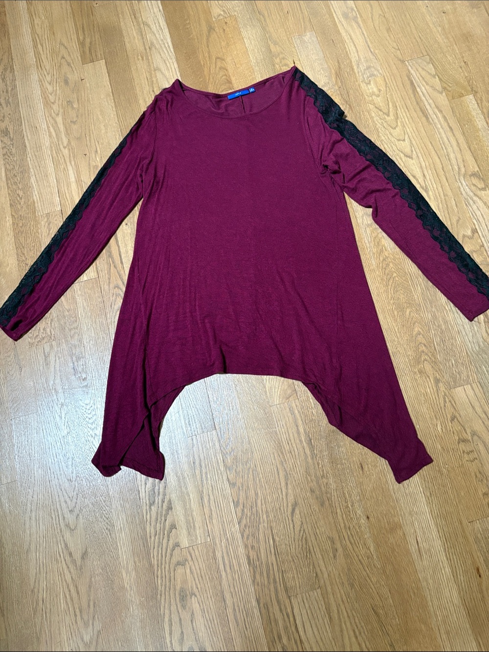 Apt. 9 Burgundy Long-Sleeve Tee with Black Lace Sleeve Detail